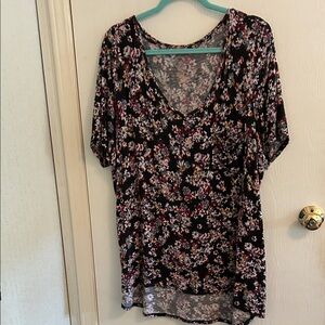 Floral Black Women's Top 2X., by 24/7